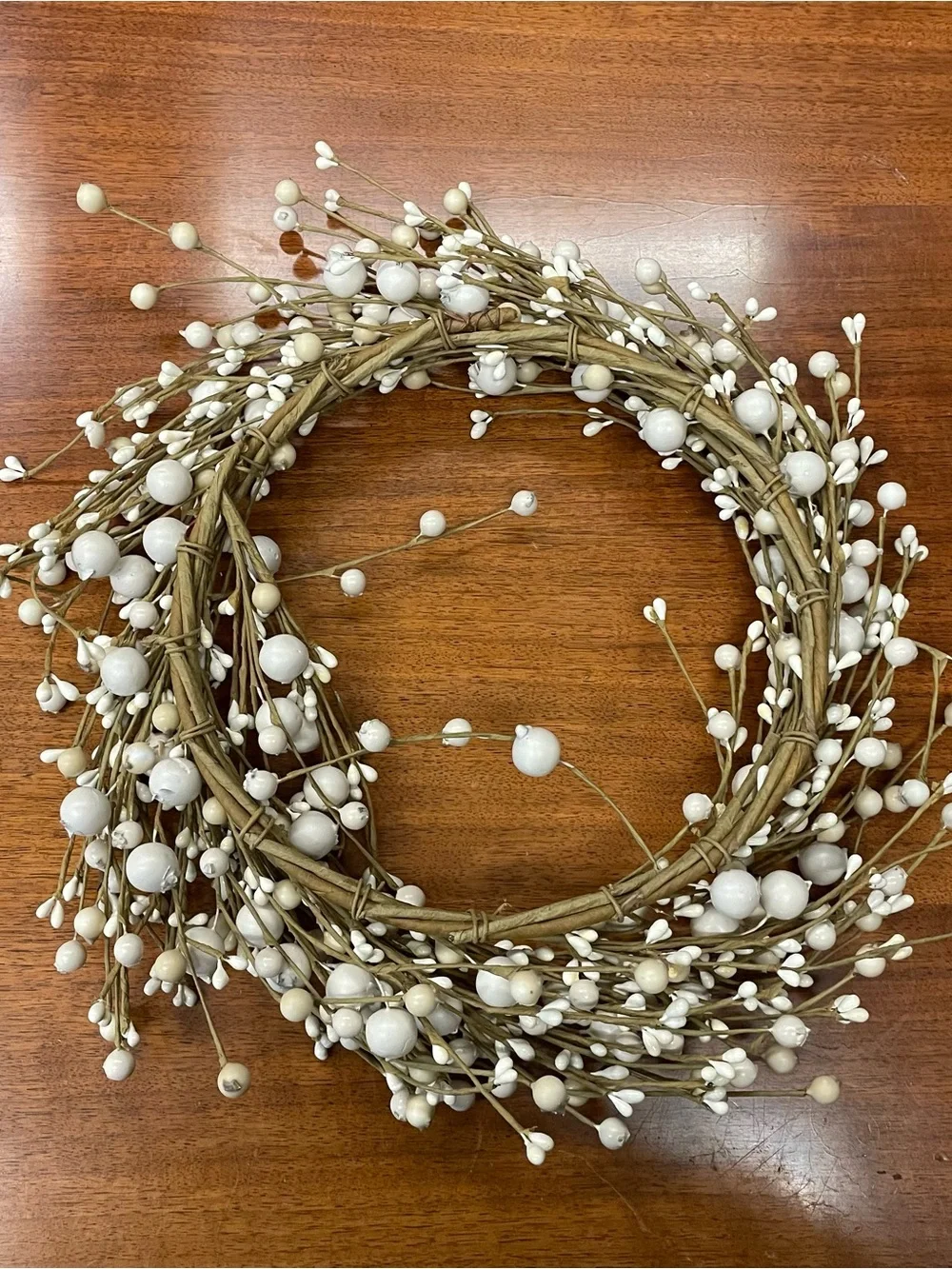 White Pip Berry Winter/Christmas Wreath 10 inch